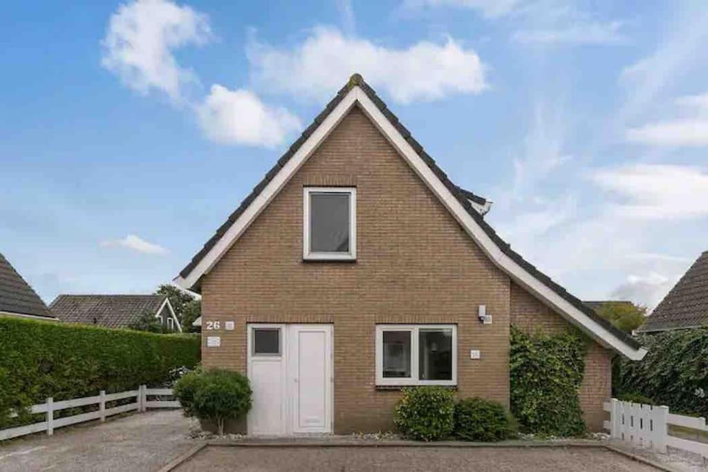 Huebsches Ferienhaus In Ouddorp - Fusslaeufig Zum Strand Und Zentrum Exterior foto