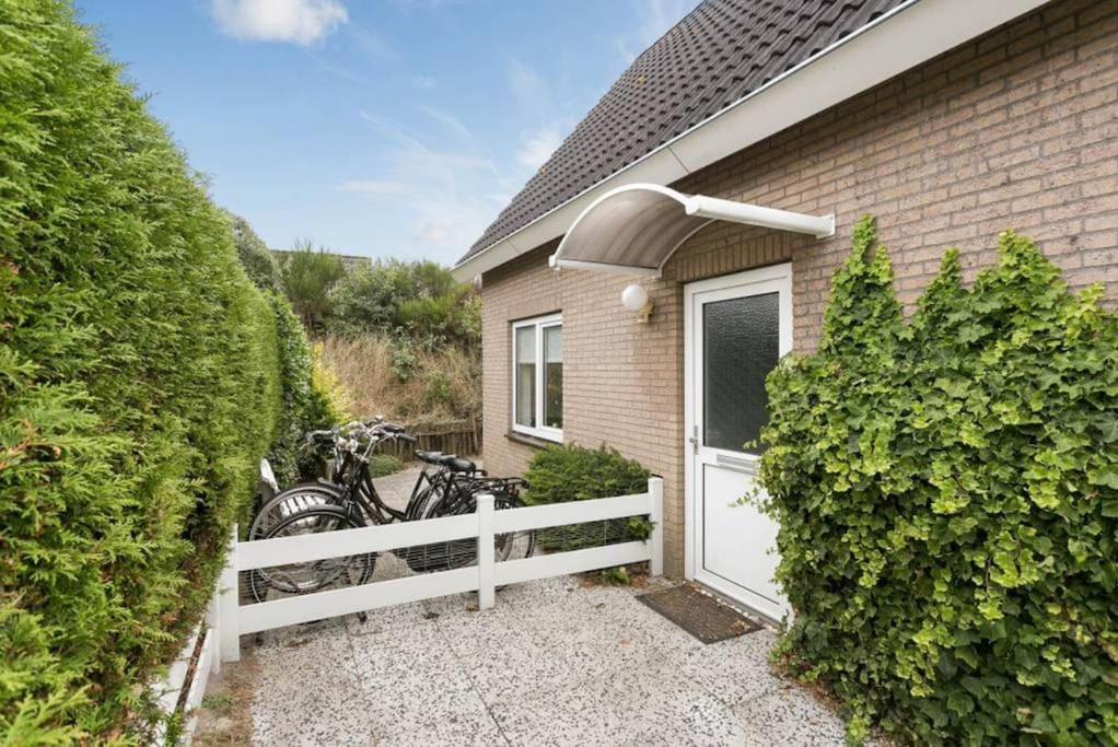 Huebsches Ferienhaus In Ouddorp - Fusslaeufig Zum Strand Und Zentrum Exterior foto