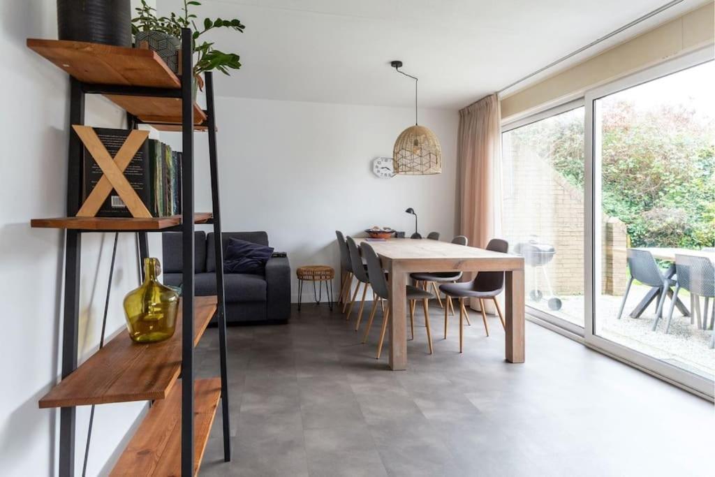Huebsches Ferienhaus In Ouddorp - Fusslaeufig Zum Strand Und Zentrum Exterior foto